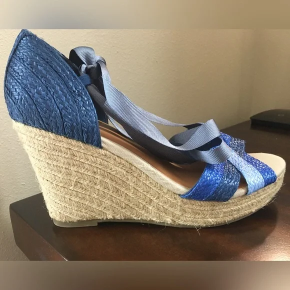 NWOT OLD NAVY Lace Up Espadrille Wedge Peep Toe Blue Sandals - Size 10 - Picture 8 of 15